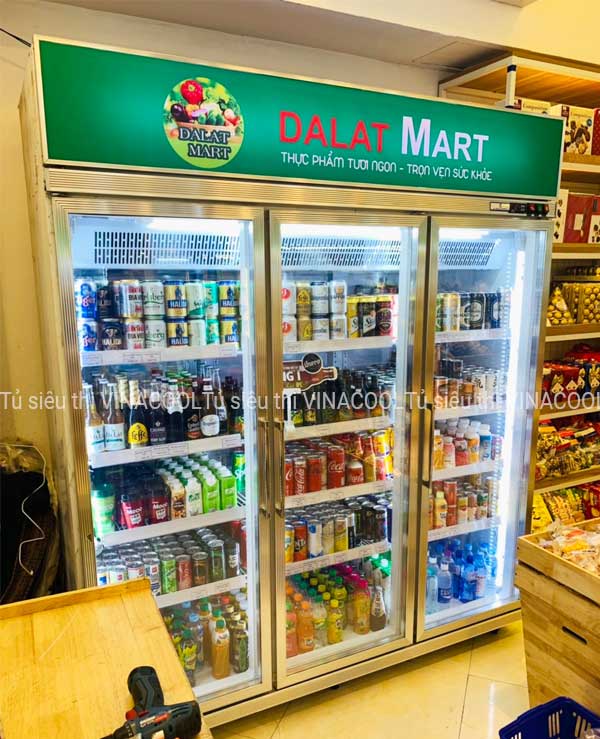 tủ mát bảo quản nước 3 cánh kính